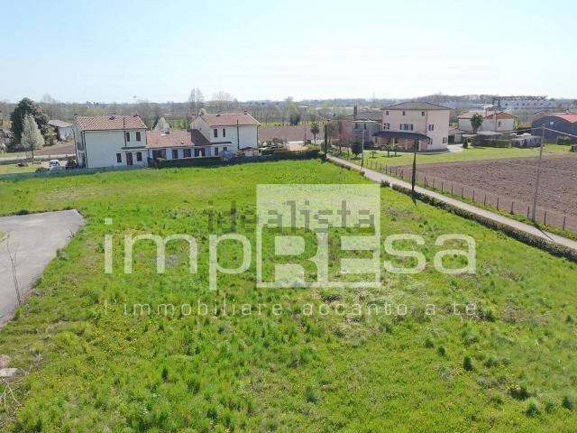 Terreno in vendita a Maserada Sul Piave, Veneto