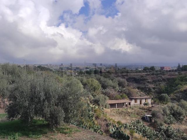 Terreno in vendita a Biancavilla, Sicilia