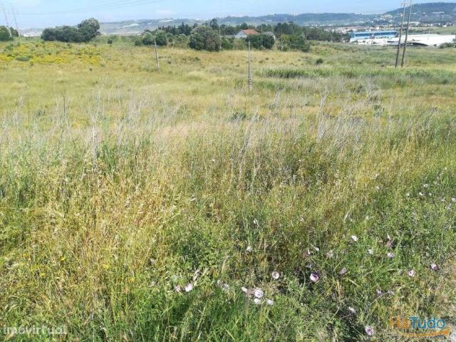 Terreno venda em Santiago Dos Velhos, Lisboa