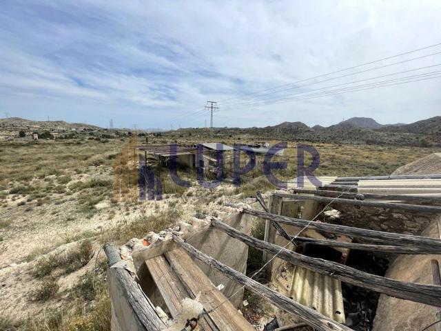 Terreno en venta en Barri de Segorb, l'Alacantí
