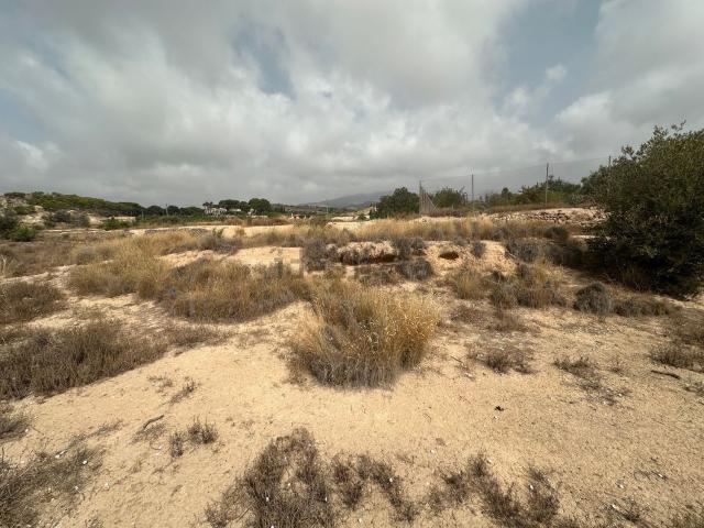Terreno en venta en la Marina Baixa, Valencia