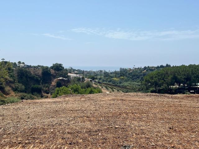 Terreno en venta en Puerto Romano, Estepona