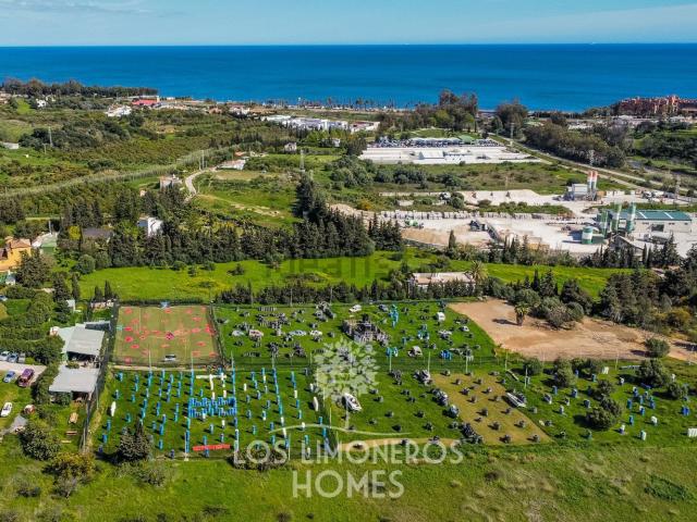 Terreno en venta en Laguna, Estepona