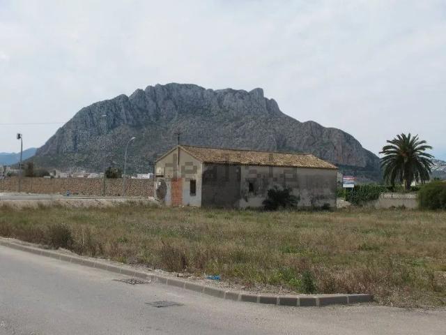 Terreno en venta en Barri Oest / Campaments, Dénia