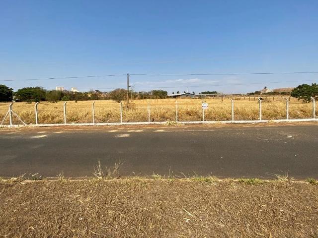 Terreno venda em Centro, Araguari