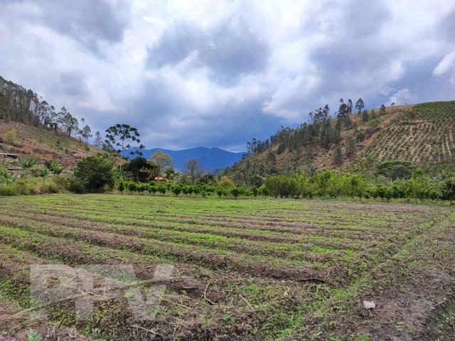 Terreno venda em Teresópolis, Região Geográfica Intermediária de Petrópolis