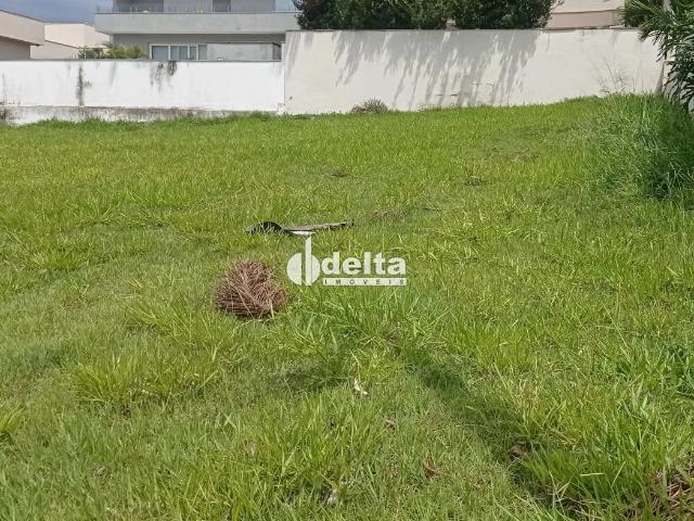 Terreno venda em Condomínio Jardins Gênova, Uberlândia