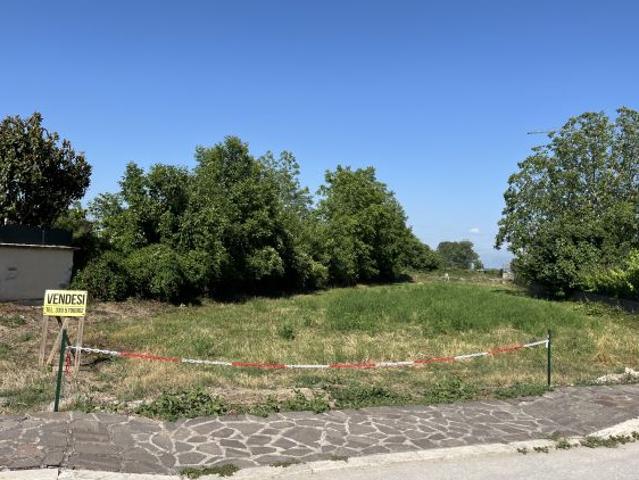 Terreno in vendita a Luco dei Marsi, L'Aquila