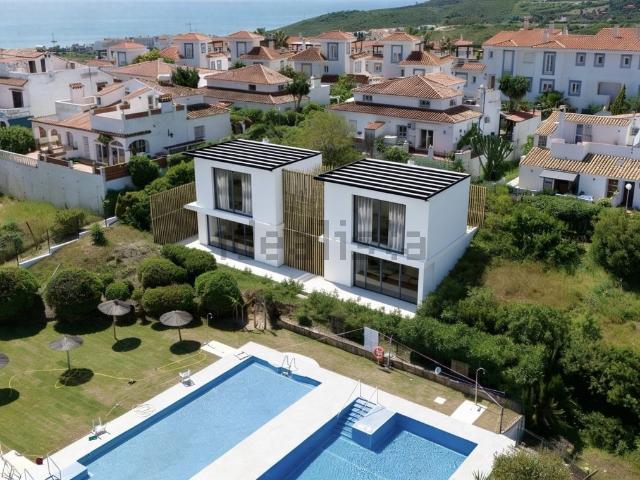 Terreno en venta en Castillo de la Duquesa, Costa del Sol Occidental