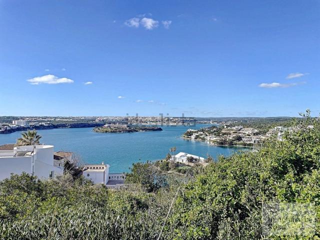 Terreno en venta en Cala Llonga, Menorca