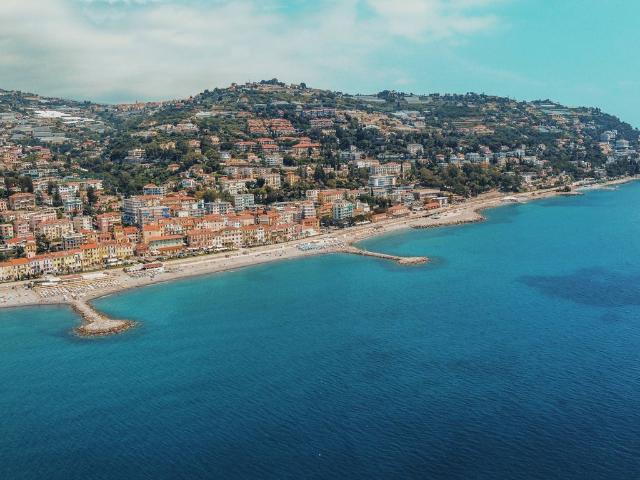 Terreno in vendita a Ospedaletti, Liguria