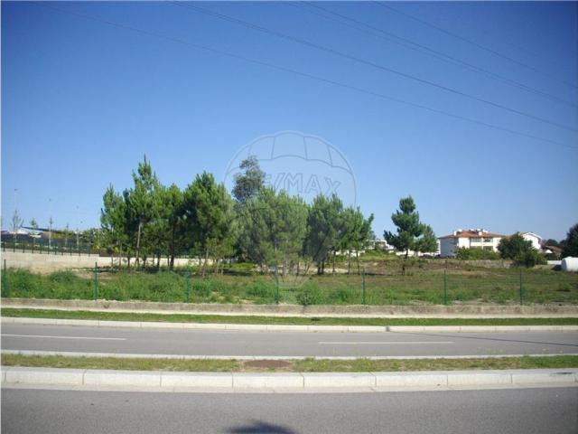 Terreno alugar em Maia, Gueifães