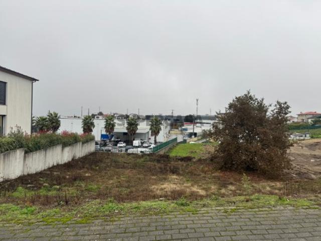 Terreno venda em Felgueiras, Idães
