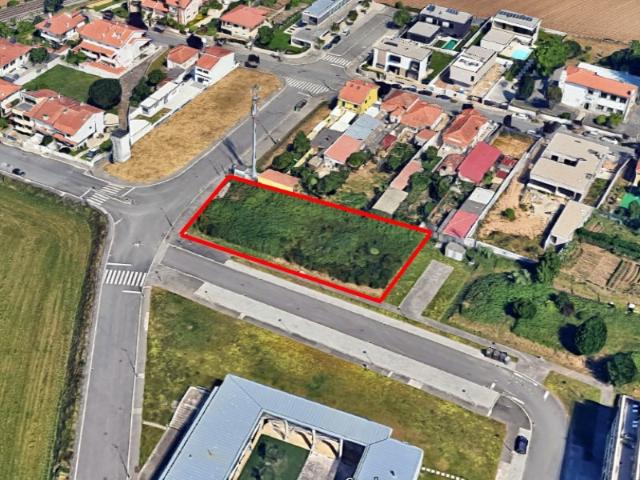 Terreno venda em Gondivai, Porto