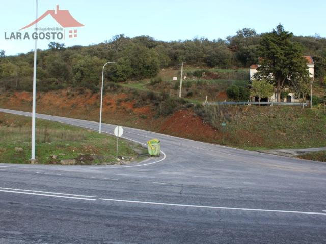 Terreno venda em Amendoeira, Lamas