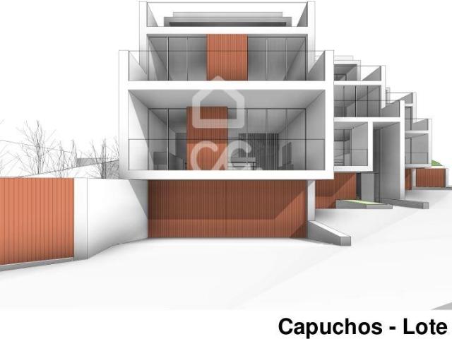 Terreno venda em Capuchos, Almada