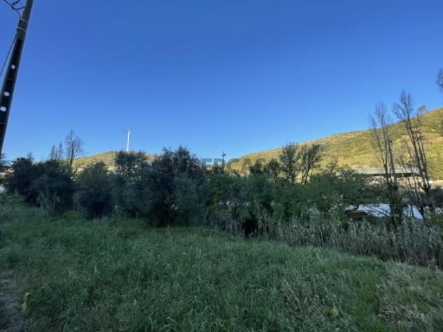 Terreno venda em Santiago Dos Velhos, Lisboa