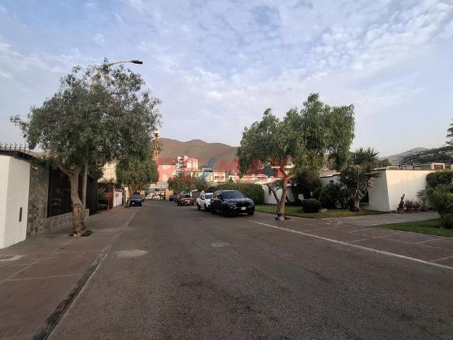 Terreno venta en Santiago De Surco, Lima Metropolitana