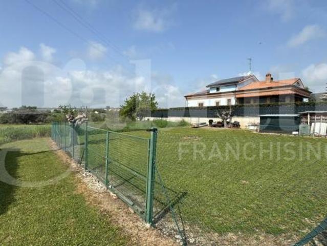 Box in vendita a Giulianova, Abruzzo