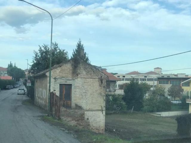 Terreno in vendita a Mosciano Sant'angelo, Abruzzo