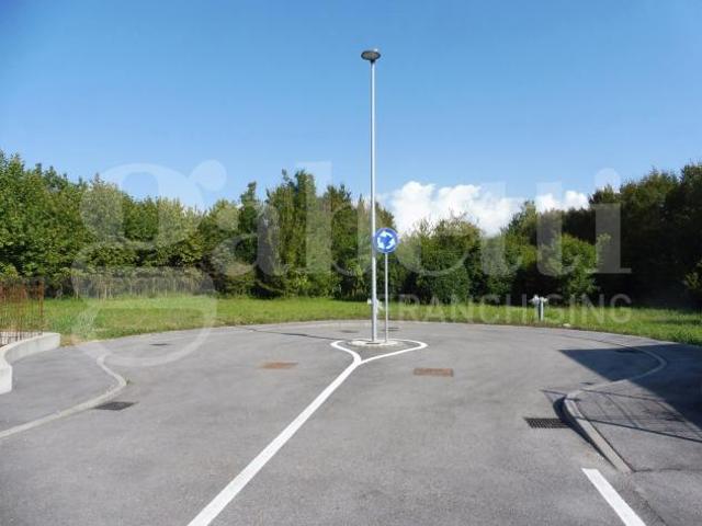 Box in vendita a Schiavon, Veneto