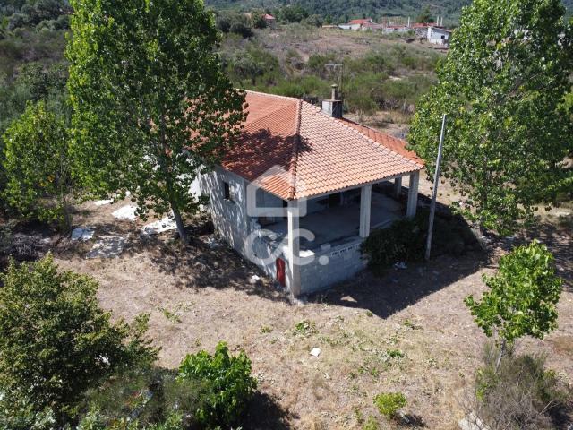 Terreno venda em Santa Cruz/Trindade e Sanjurge, Chaves
