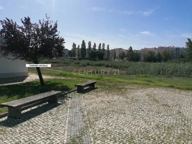 Terreno alugar em Palhais, Setúbal