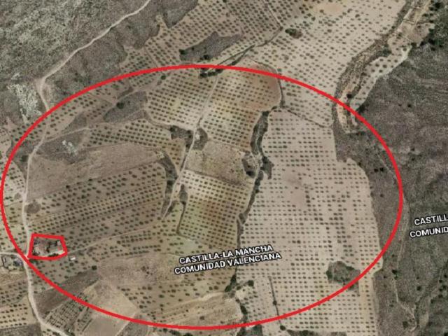 Terreno en venta en Caudete, Castilla-La Mancha