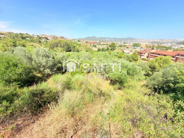 Terreno en venta en La Font del Llargarut, Baix Llobregat