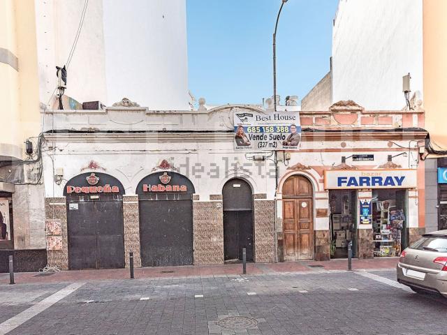Terreno en venta en Santa Catalina-Canteras, Gran Canaria