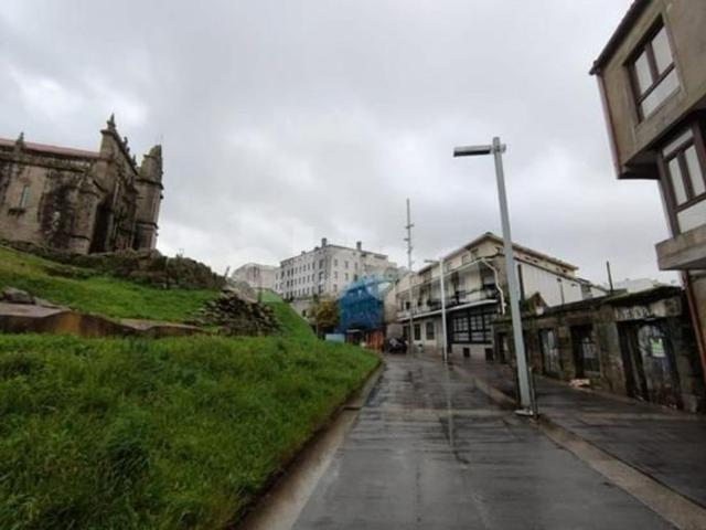 Terreno en venta en A Moureira, Pontevedra
