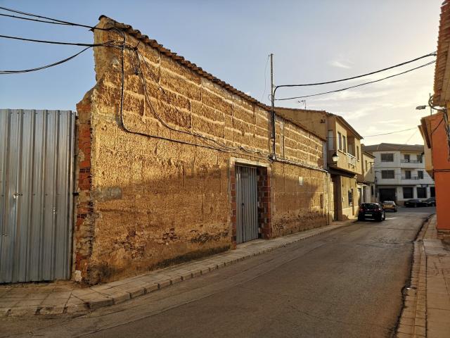 Terreno en venta en Tarazona De La Mancha, Castilla-La Mancha