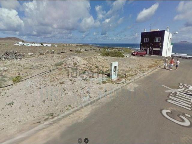 Terreno en venta en Caleta de Famara, Teguise