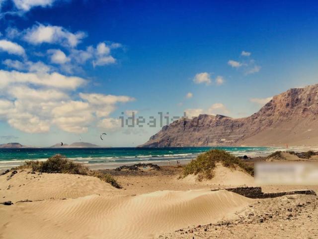 Terreno en venta en Caleta de Famara, Teguise