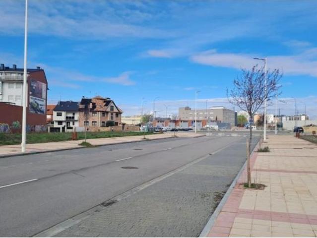 Local Comercial en venta en San Lorenzo - La Palomera - San Mamés, León
