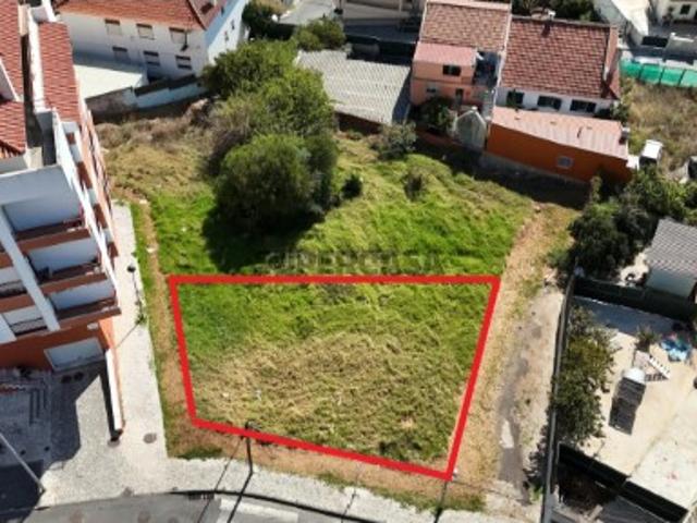 Terreno venda em Casal da Mira, Amadora