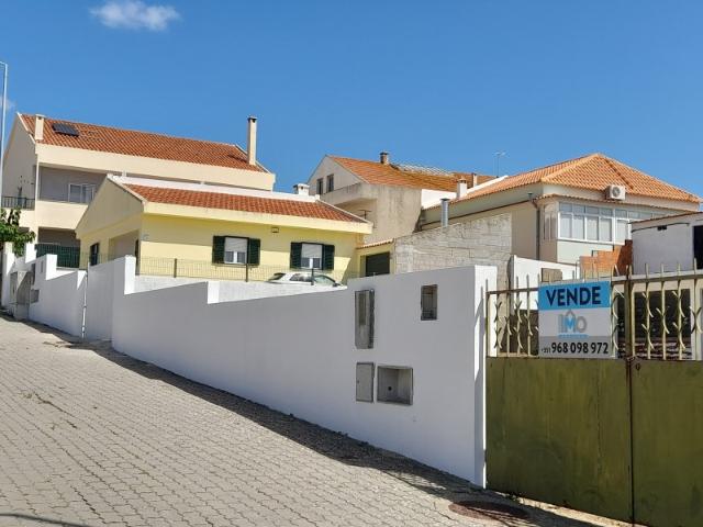 Terreno venda em Camarate, Bairro Alto do Moínho