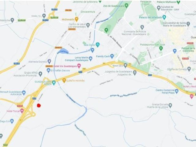 Local Comercial en venta en Los Manantiales, Guadalajara