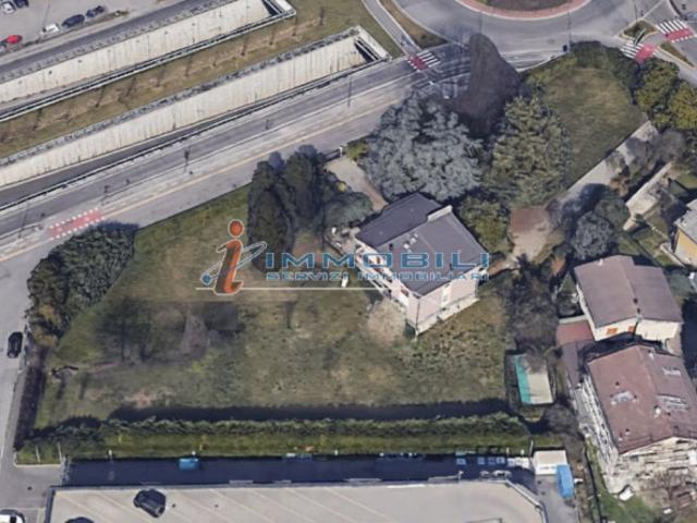Terreno in vendita a Monza, Lombardia