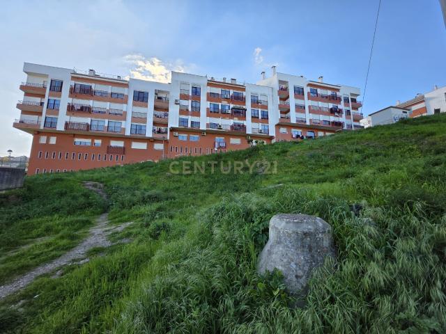 Terreno venda em Casal da Mira, Amadora