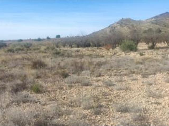 Terreno en venta en Caudete, Albacete
