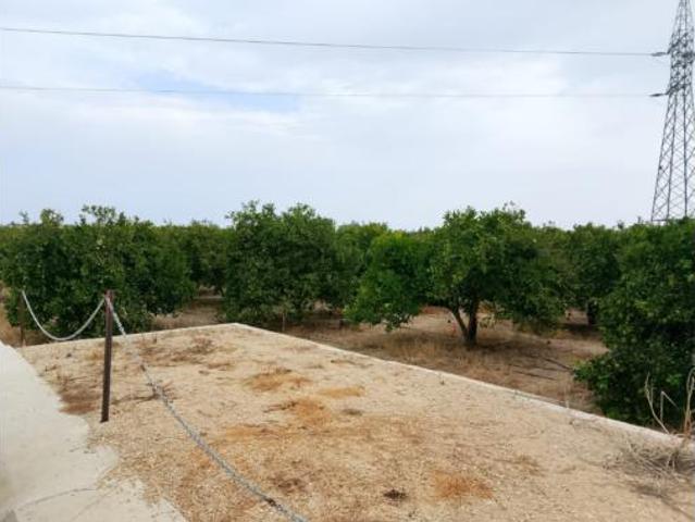 Terreno en venta en Oliva, València / Valencia