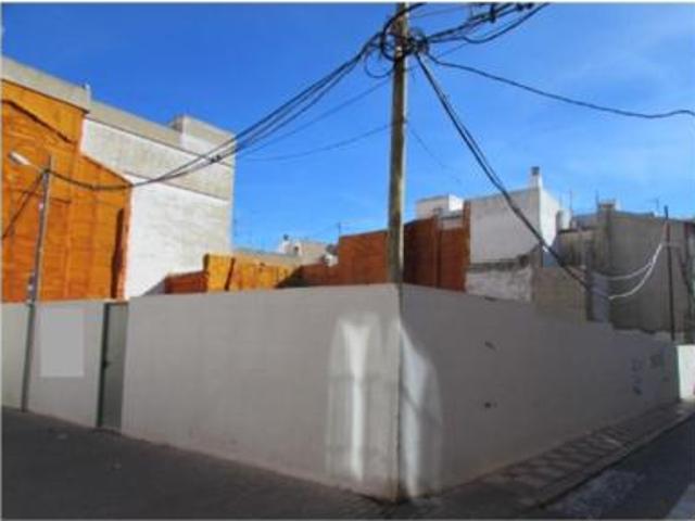 Terreno en venta en Tavernes de la Valldigna, València / Valencia