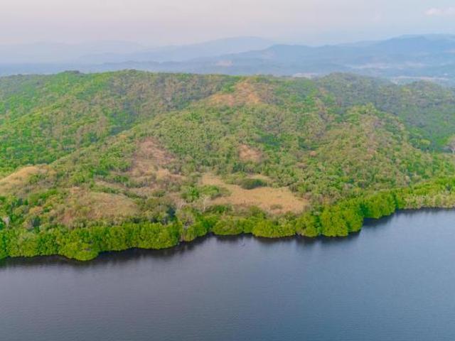 TERRENO VISTA AL MAR Y LAGUNA