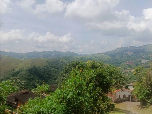 Terreno en venta en Los Robles, Caracas