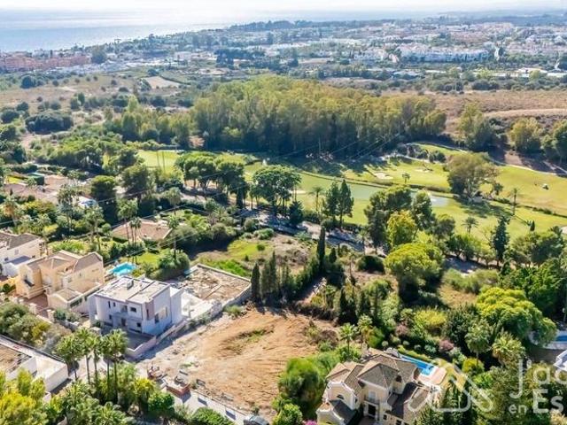 Terreno en venta en Patio Los Naranjos, Estepona
