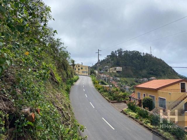 Terreno venda em Câmara De Lobos, Cruz da Caldeira Terreno venda em Câmara De Lobos, Cruz da Caldeira