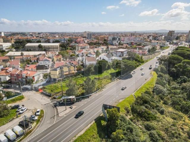 Terreno alugar em Seixal, Setúbal