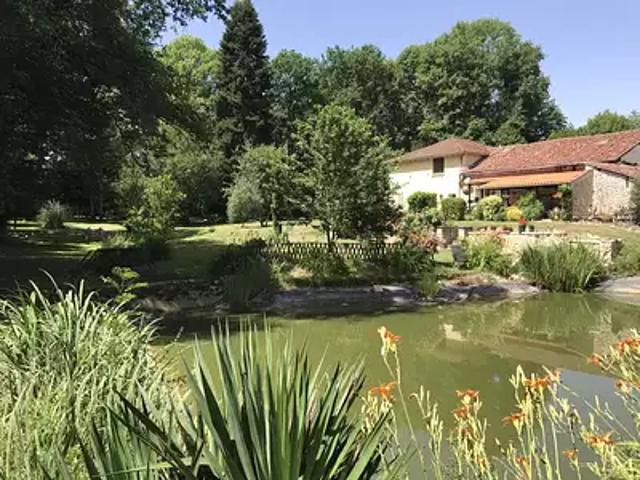 Maison vente à Confolens, Tessonnière