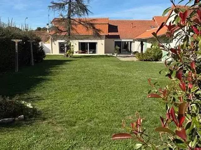 Maison vente à Confolens, Tessonnière
